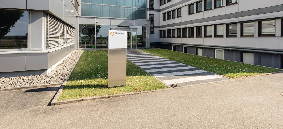 Legelshurst is home to 127 employees from Primetals Technologies representing 13 different nationalities. The location is proud of the high percentage of women in engineering and technical roles. Recently, 16 new colleagues joined a robust team in the past 12 months to support the electrification of the steel industry worldwide. 