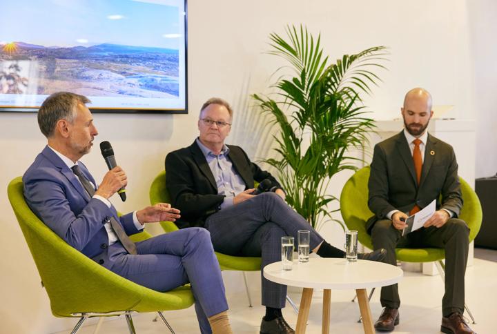 Panelists David Leigh from Rio Tinto and Dr. Alexander Fleischanderl from Primetals Technologies at METEC 2023