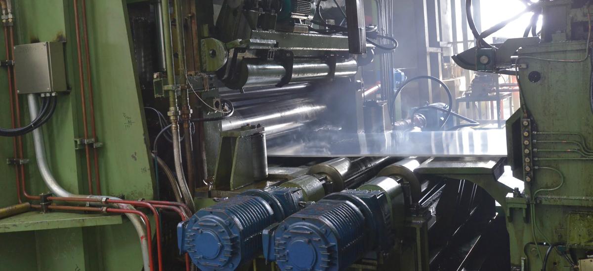 Reversing twin-coiler finishing mill