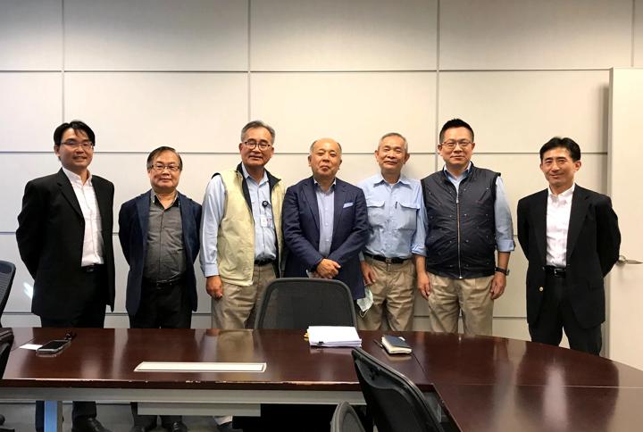 Representatives from CSC and Primetals Technologies during the contract signing ceremony. 