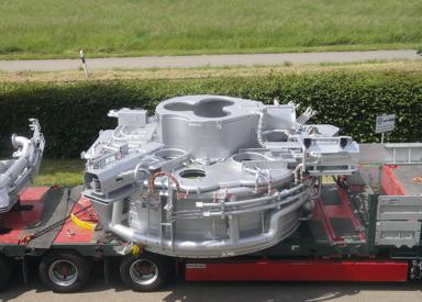 Transport of the copper roof of an electric arc furnace