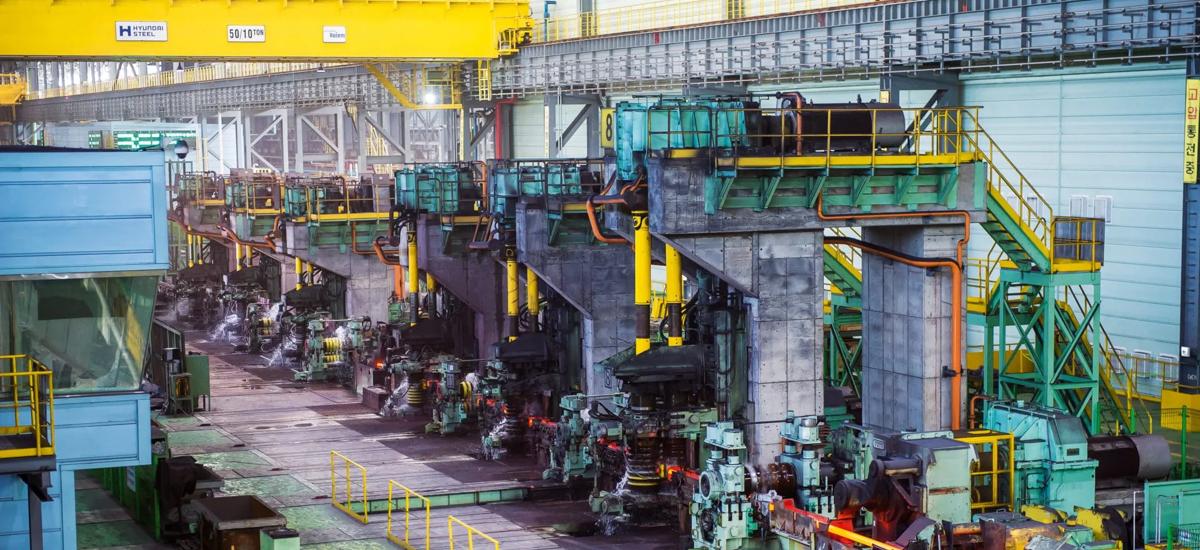Continuous Rolling Train. The continuous rolling train comprises 18 Red Ring Series 5 stands, arranged in alternating horizontal and vertical configuration. Three sizes of stands are used, with full interchangeability within each size.