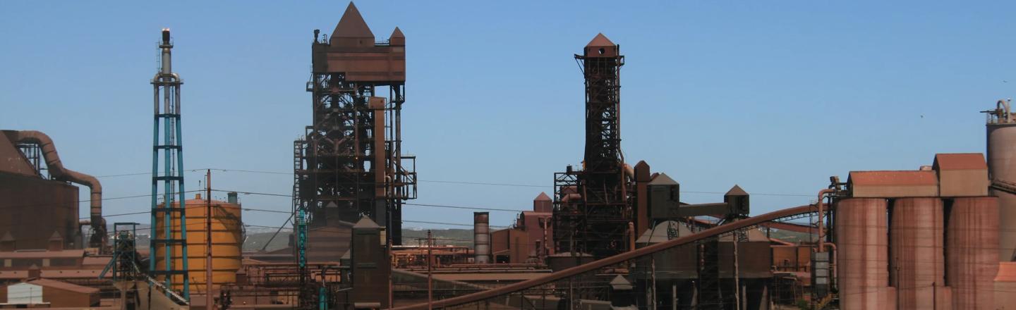 COREX® plant at Saldanha, South Africa, beside a DR plant
