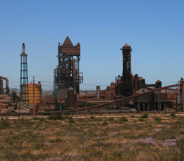 COREX® plant at Saldanha, South Africa, beside a DR plant