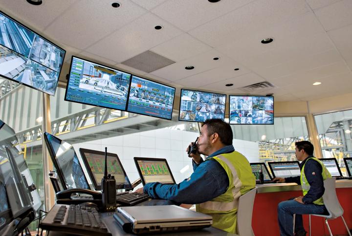 Photo of central control pulpit of Coupled Pickling and Tandem Cold-Rolling Line (PLTCM) at Ternium Mexico