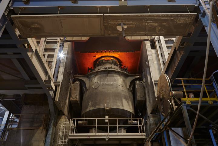 AOD converter for stainless steelmaking at Acroni