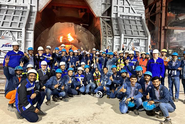 Part of the project team from Primetals Technologies and JVML in front of one of the LD converters. 