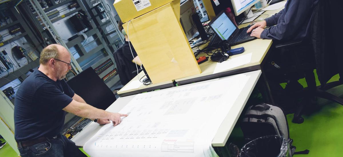 Everything is assembled according to detailed plans to reflect the production setup in the plant. As a result, both development and testing are highly accurate.