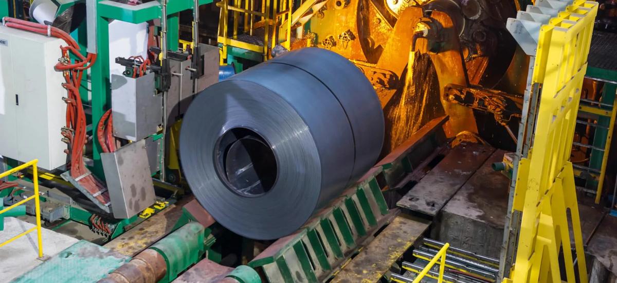 Endless operation leads to stable plant conditions due to the omission of speed-ups known from conventional hot rolling—and to uniform strip quality from head to tail.