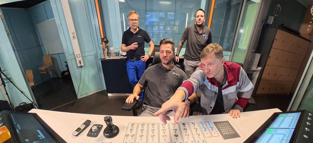 Operators in the new Central Operation Cockpit at thyssenkrupp Steel’s hot-strip mill No. 1 in Duisburg, where critical process decisions are now made from a single, unified control room.