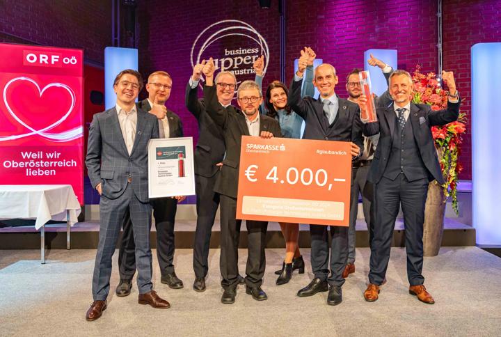 A part of the project team from Primetals Technologies at the award ceremony.  
