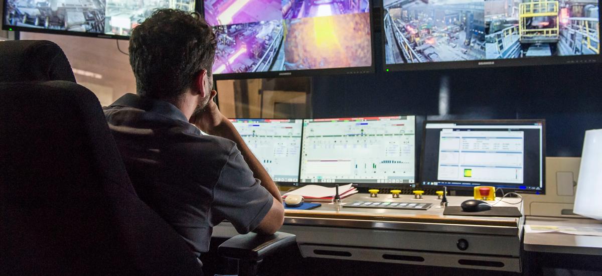  The Steckel Mill Pulpit shows real-time production data, process parameters, controls of the mill, and strip quality metrics, helping operators monitor and control the final stages of strip processing for optimal product quality.