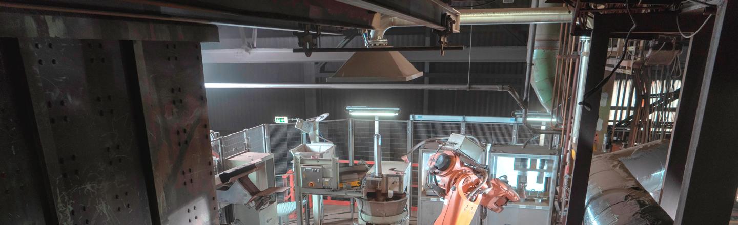 Raw Mix Analyzer operating in a sinter plant