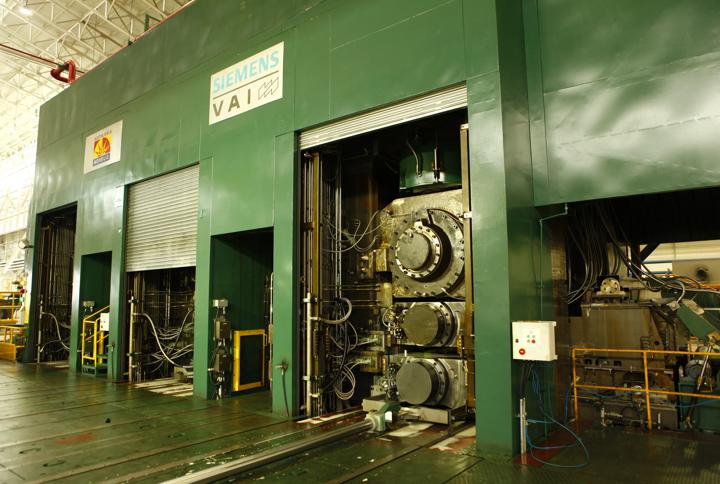 Aluminum 3 stand hot finishing mill