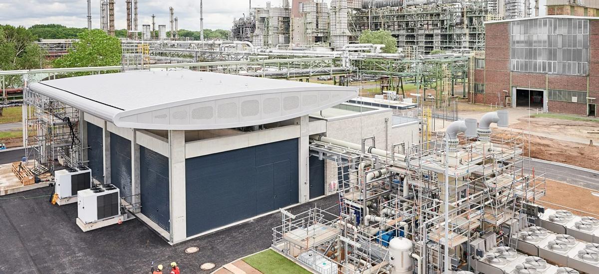 With a capacity of 10 megawatts, the electrolyser at Shell’s Energy and Chemicals Park Rheinland, started up in July 2021, is currently Europe’s largest PEM electrolyzer. Plans are underway to scale the facility up to 100 megawatts. (Photo courtesy of Shell International Ltd.)
