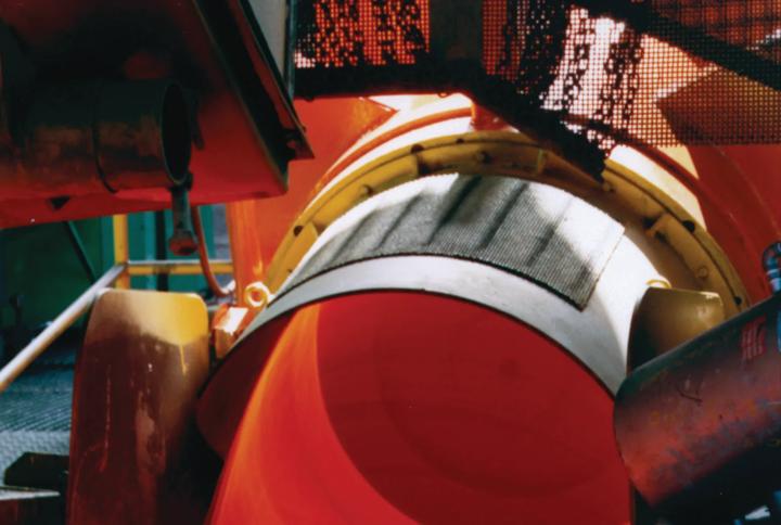 Coils emerging from laying head