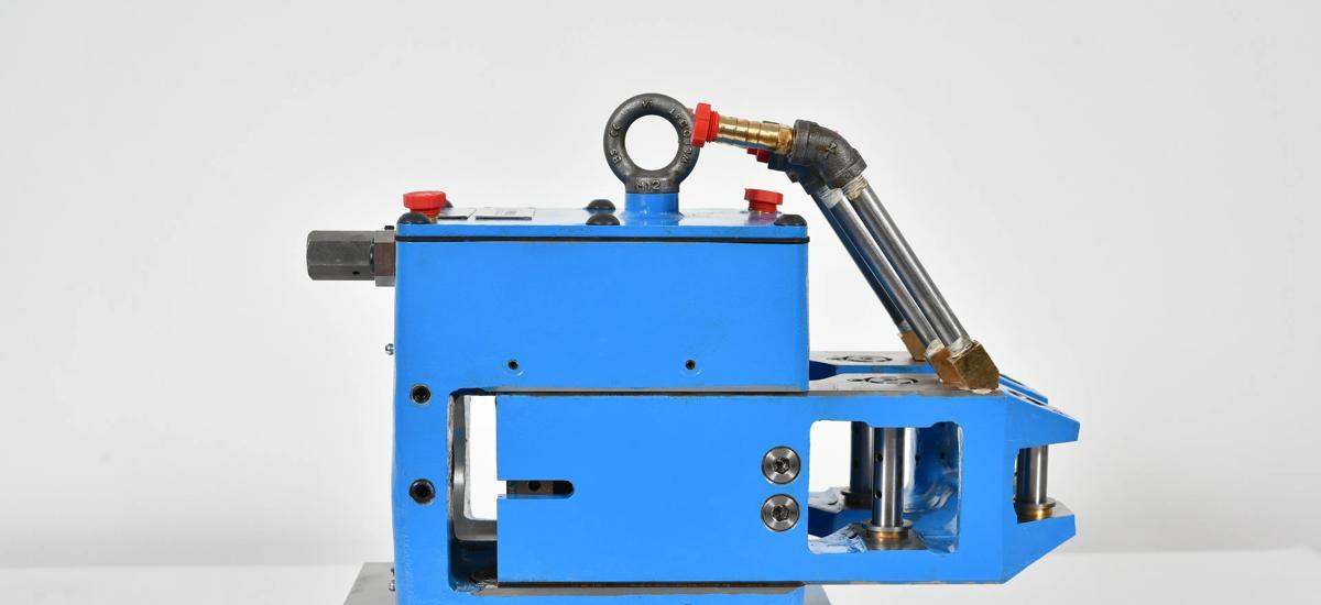 Side view of an Ashlow 4-Roller Entry Guide K Type