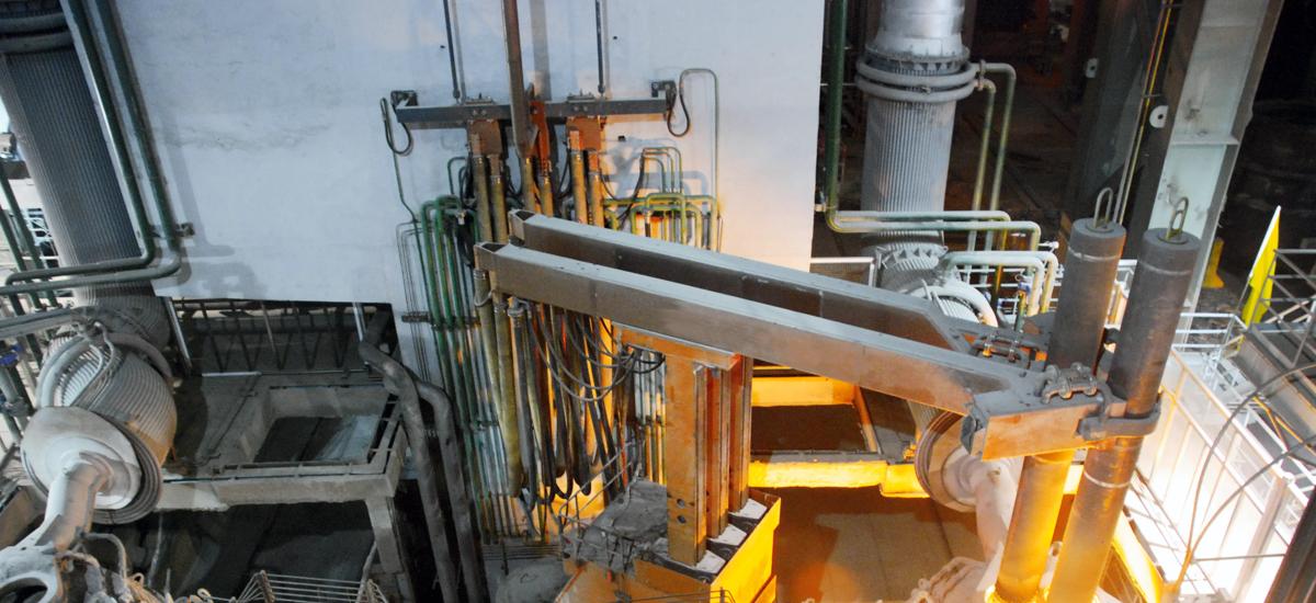 Twin type Ladle Furnace in operation