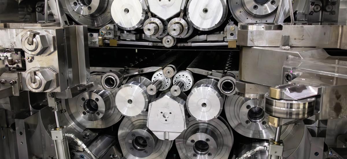 The new reversing cold mill produces coils with thicknesses down to 0.2 millimeters at rolling speeds up to 1,000 meters per minute.