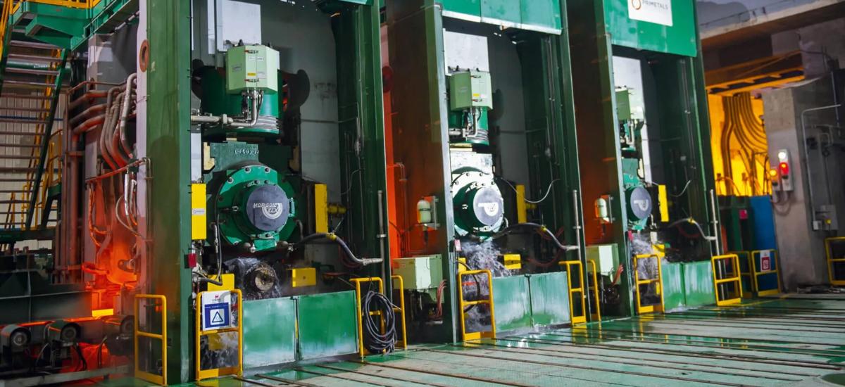 The hot strand is rolled immediately while its core is still hot for perfect strip shaping and significant energy savings.
