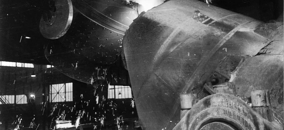 First charging of the 30-ton No. 2 LD Converter in the No. 1 steelworks of VÖEST (December 5, 1952)