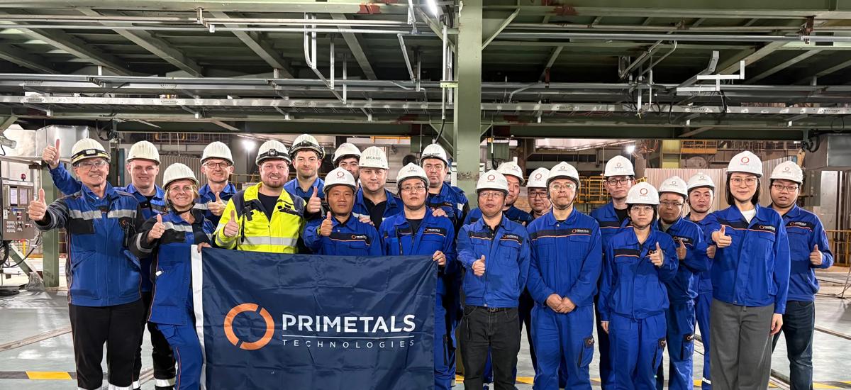The Primetals Technologies project team after the successful commissioning of Baosteel’s new caster No.5. 