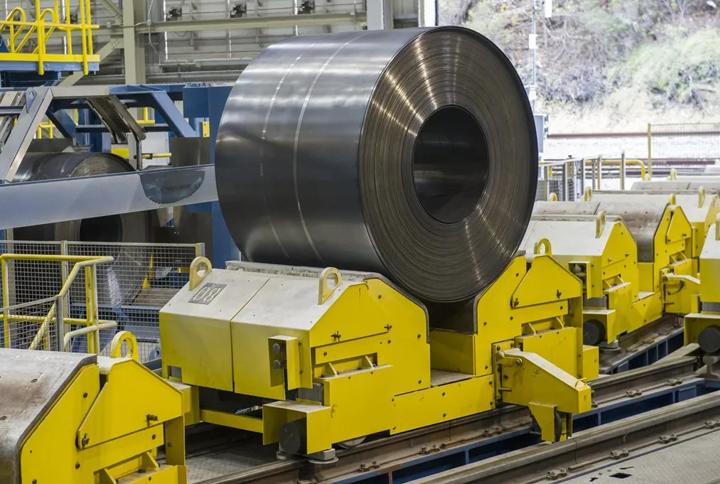 A package of intertwined technologies rises to the challenge of reducing wedge formation in rolling without causing camber.