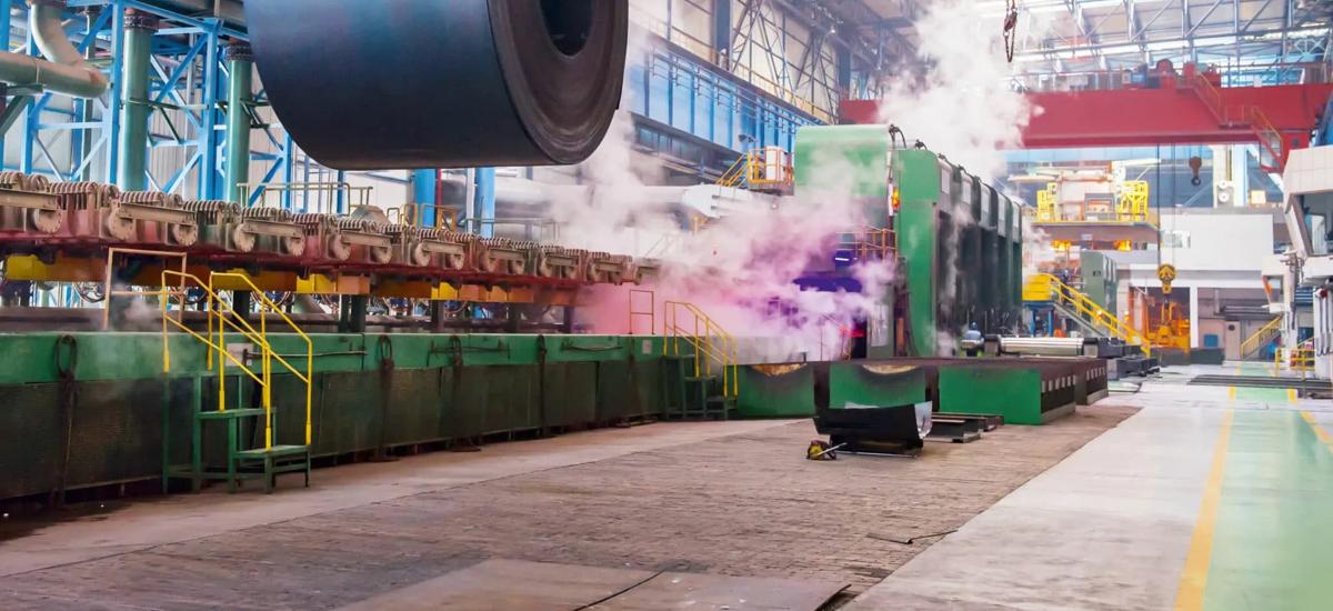 The compact plant layout unites the caster, high-reduction and finishing mills, as well as the cooling and coiling sections at a length of just 180 m.