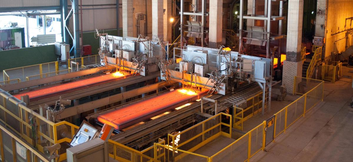 Twin-strand continuous slab caster from Primetals Technologies. Two comparable machines will be supplied to Chinese steel producer Shandong Iron & Steel Group Rizhao Co., Ltd.