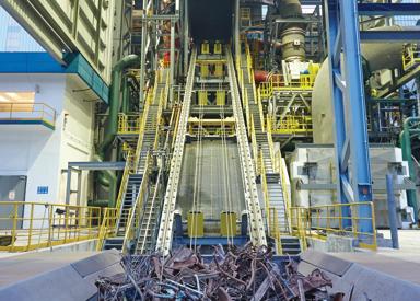  Scrap on a conveyor belt
