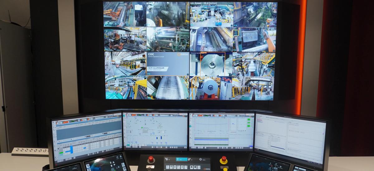 Central Operation Cockpit for a steel plant or rolling mill, designed for easy and intuitive operation by operators. The ergonomic layout and integrated controls simplify plant management and represent the first step toward autonomous rolling.