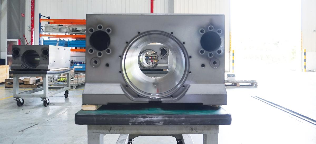 New spare parts (note the second one in the background) for the bending block of an Arvedi ESP production line. They are now ready and waiting for assembly.