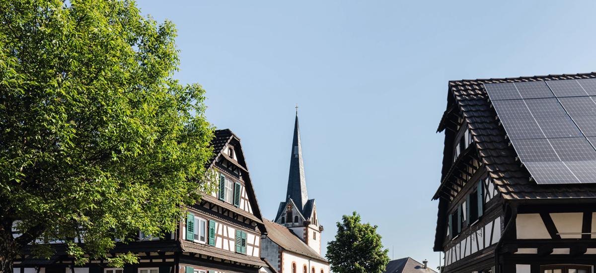 Although most often associated with fairytale villages, Legelshurst, Germany is fraught with “Fachwerkhäuser,” showcasing one of the most traditional forms of German architecture. It is striking how quiet and calm the nearby town is, close to the company location, where highly advanced mechanical and digital solutions are being developed and engineered in such an  idyllic setting. 