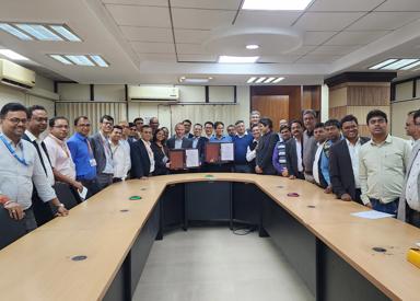 Primetals Technologies will supply a pelletizing plant, three ladle furnaces and two RH-degassers to SAIL IISCO. Pictured here are representatives from both companies during contract signing. 