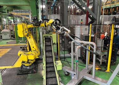 TrimRob autonomous coil trimming and sampling robot from Primetals Technologies and Polytec