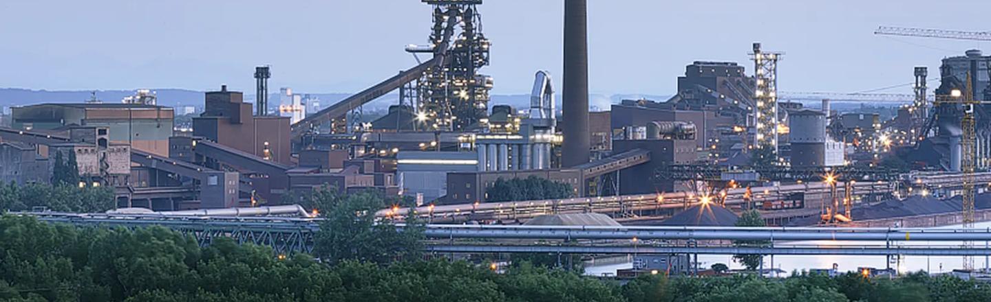 Steel plant with blast furnace