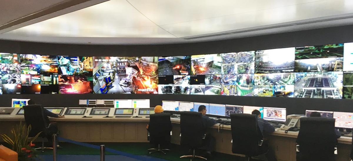 The new Integrated Control Center of the Baosteel CC3 continuous caster at Steelworks No. 1 in Shanghai increases both productivity and safety at work.