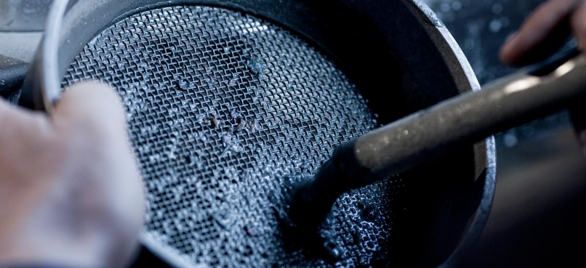 Laboratory study of particle size distribution