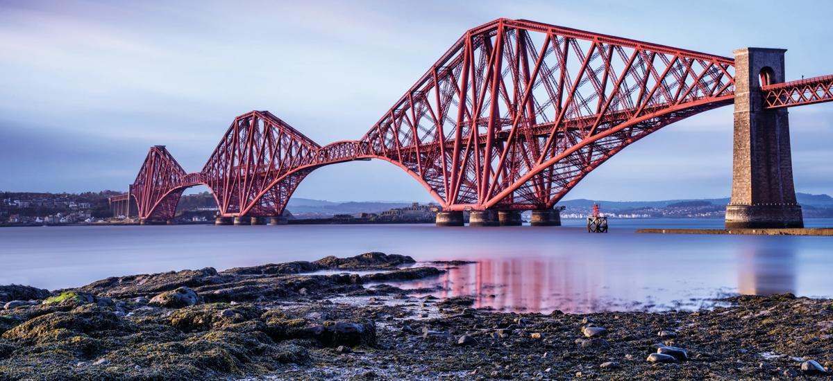 Image of the Forth Bridge outside Edinburgh, Scotland