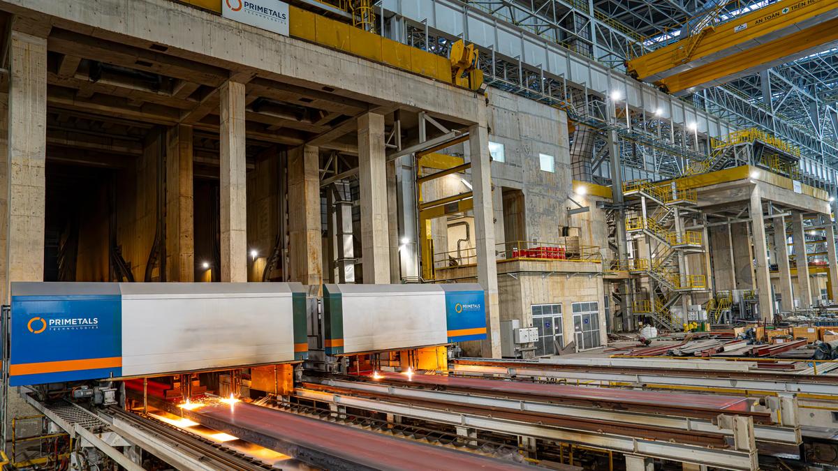 Find out how Primetals Technologies 2-strand casters drive reliable, high-speed casting.
