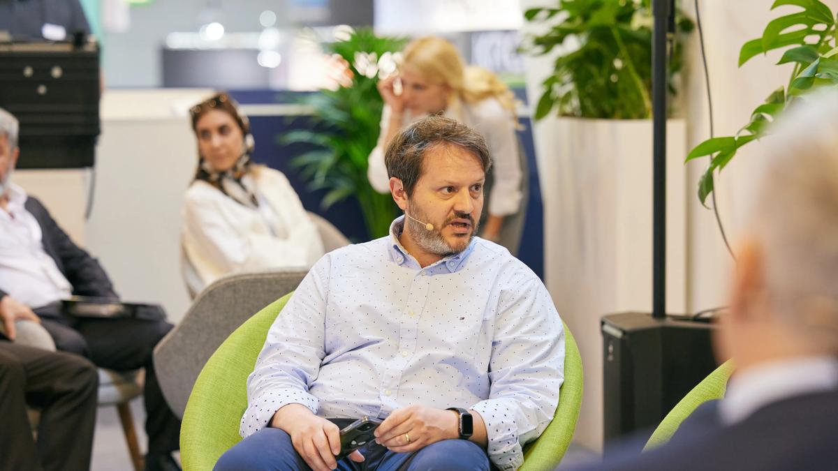 Panelists Dr. Alessandro Labile from Acciaierie d'Italia at METEC 2023