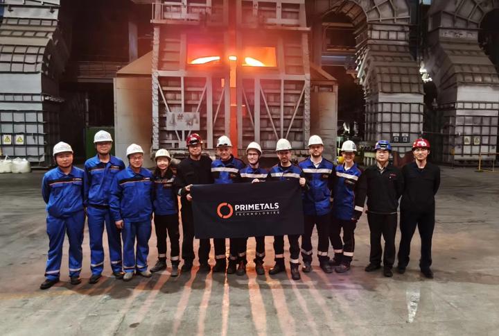 Part of the project team from Primetals Technologies commemorating the implementation of advanced automations systems at Rizhao Steel’s plant. 
