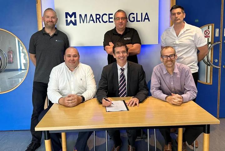 Representatives from Marcegaglia Group and Primetals Technologies at the occasion of contract signing for the EAF project. 