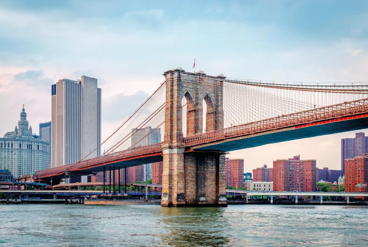Image of the New York City skyline and the Brooklyn Bridge