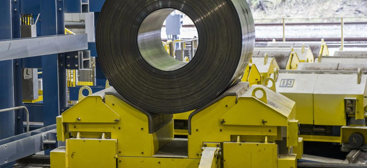 Primetals Technologies' new integrated quality control, production management, and logistics system enables automated quality assessment and the autonomous transfer of coils to the processing stage.