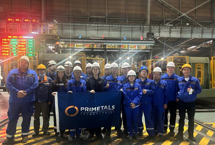 Part of the team from Primetals Technologies celebrates the successful startup of caster No.6 at Baosteel’s plant in Shanghai. 