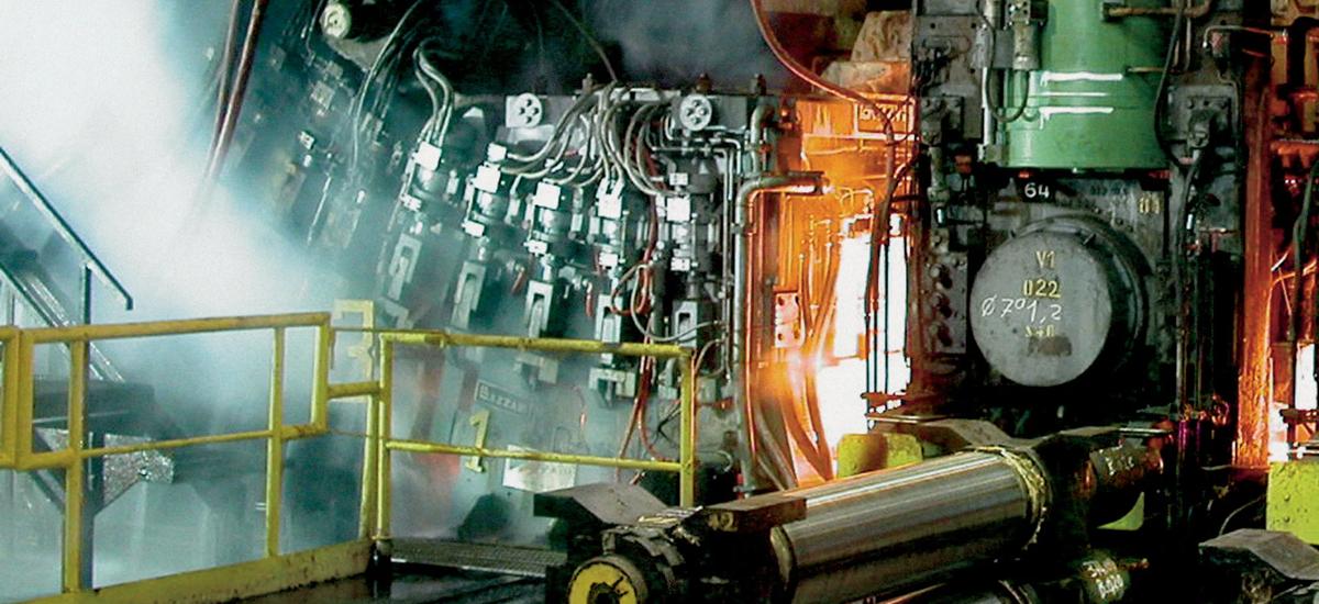 LevCon Bender Anti-Bulging by Primetals Technologies: A new process stabilizes the mold level by controlled oscillations of the bending zone.