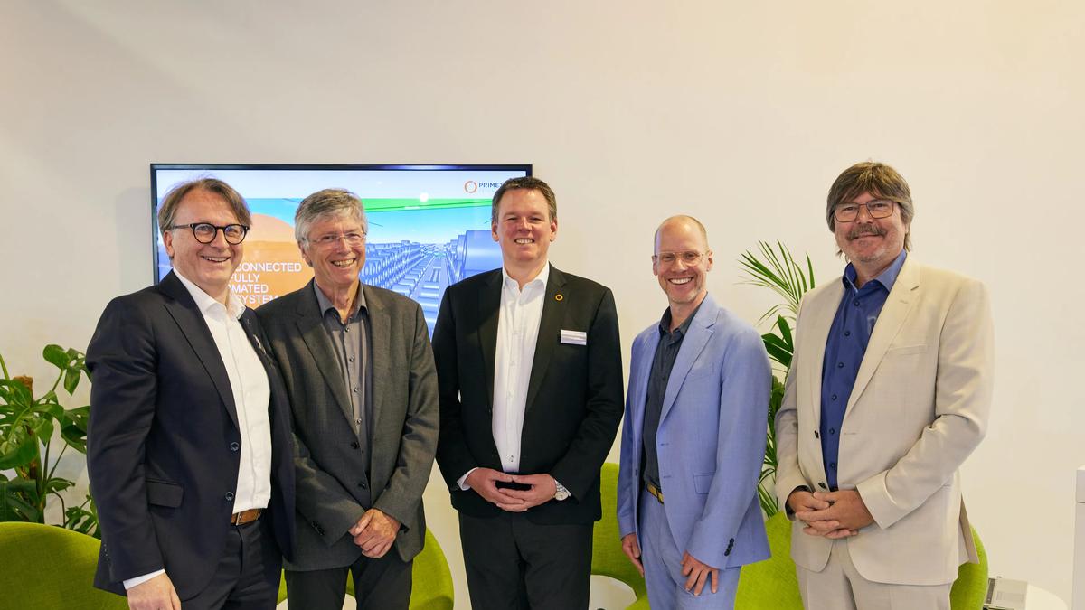 Members of the panel discussion and contract signing at METEC 2023, including Hermann Freiberger and Christian Hiebl from ABF and Hans-Jürgen Zeiher and Kurt Herzog from Primetals Technologies.  