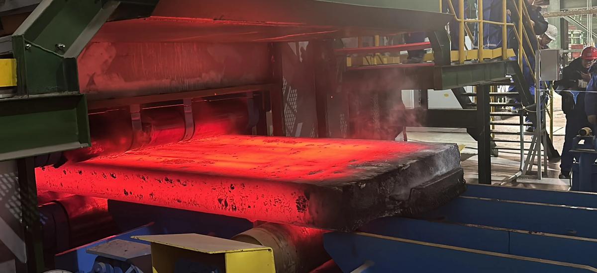 First slab produced on Xuanhua’s 1-strand slab caster from Primetals Technologies.